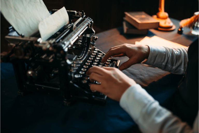 Kuinka paljon kirjailija tienaa